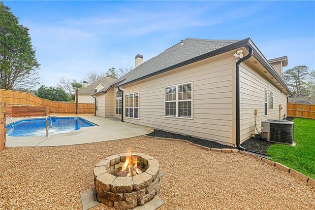 1564 Ember Oaks Circle, Powder Springs, GA 30127