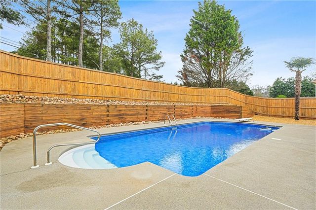 1564 Ember Oaks Circle, Powder Springs, GA 30127