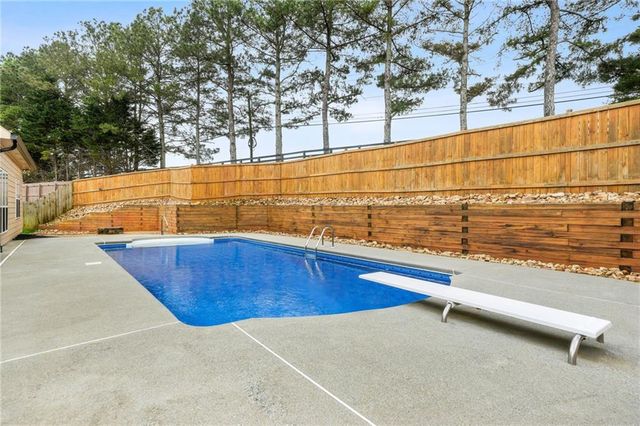 1564 Ember Oaks Circle, Powder Springs, GA 30127