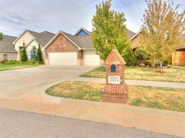 2424 Crystal Creek Drive, Yukon, OK 73099