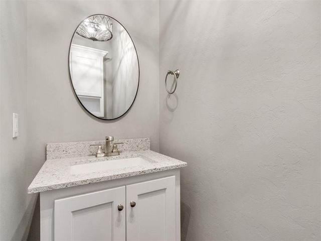 2424 Crystal Creek Drive, Yukon, OK 73099