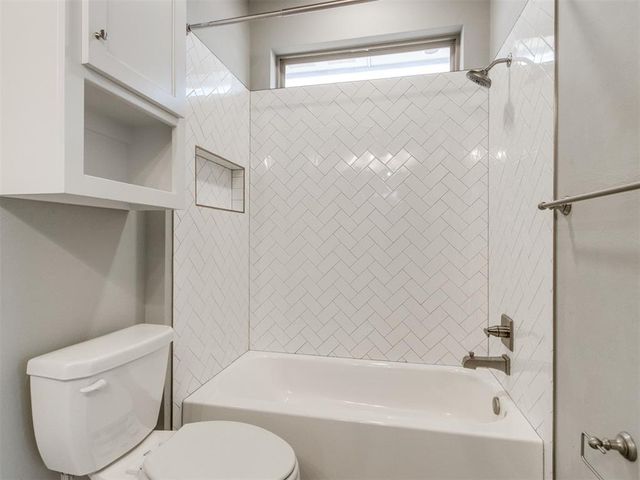 2424 Crystal Creek Drive, Yukon, OK 73099