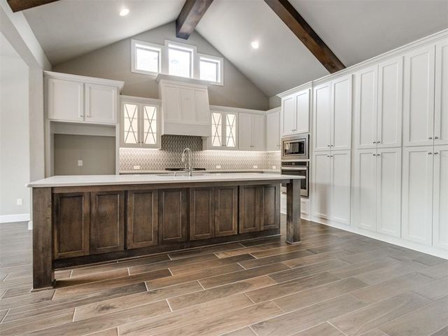 2424 Crystal Creek Drive, Yukon, OK 73099