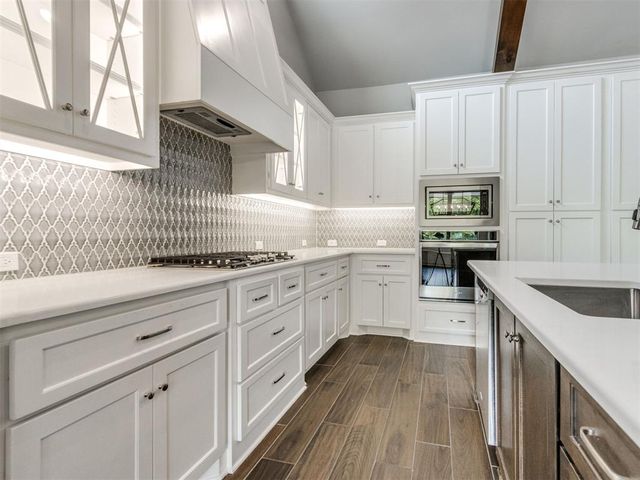 2424 Crystal Creek Drive, Yukon, OK 73099
