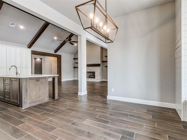2424 Crystal Creek Drive, Yukon, OK 73099