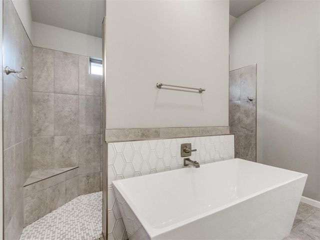 2424 Crystal Creek Drive, Yukon, OK 73099