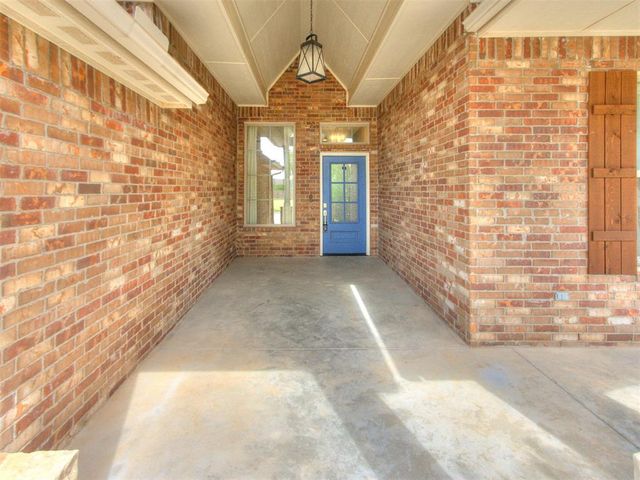 2424 Crystal Creek Drive, Yukon, OK 73099