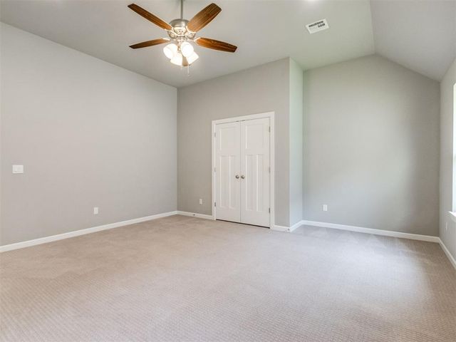 2424 Crystal Creek Drive, Yukon, OK 73099