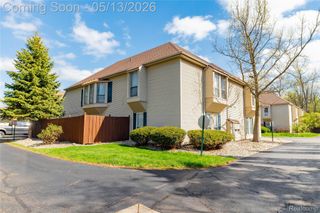 8127 Colony Drive 23, Grosse Ile Township, MI 48138