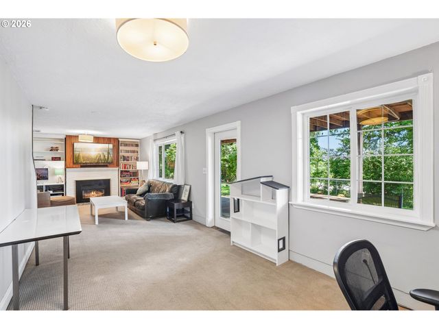 7252 Sw NEVADA Ter, Portland, OR 97219