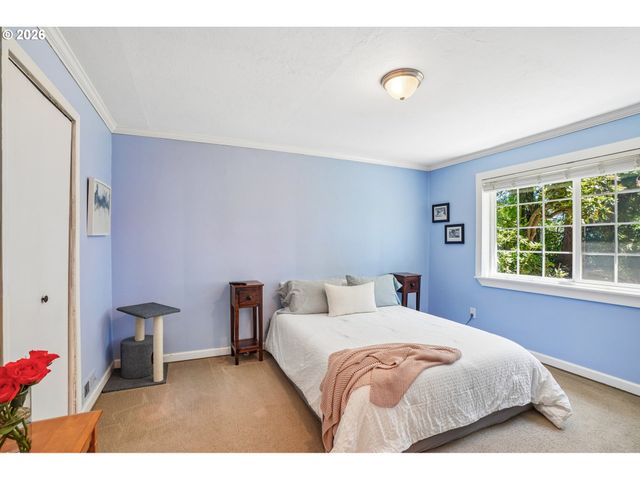 7252 Sw NEVADA Ter, Portland, OR 97219