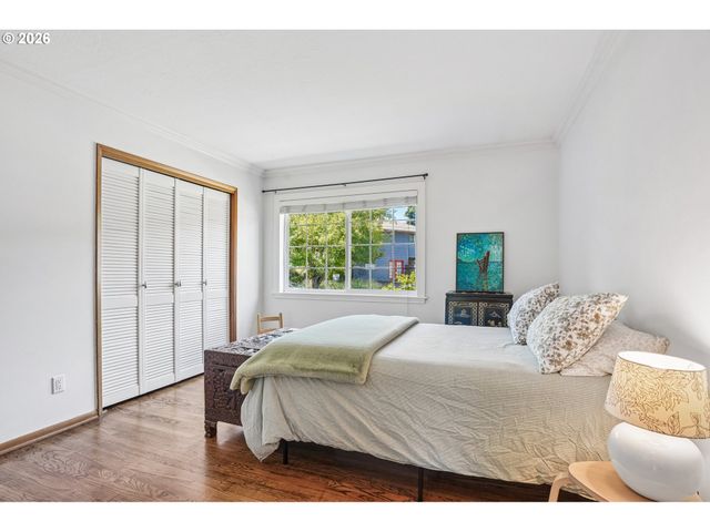7252 Sw NEVADA Ter, Portland, OR 97219