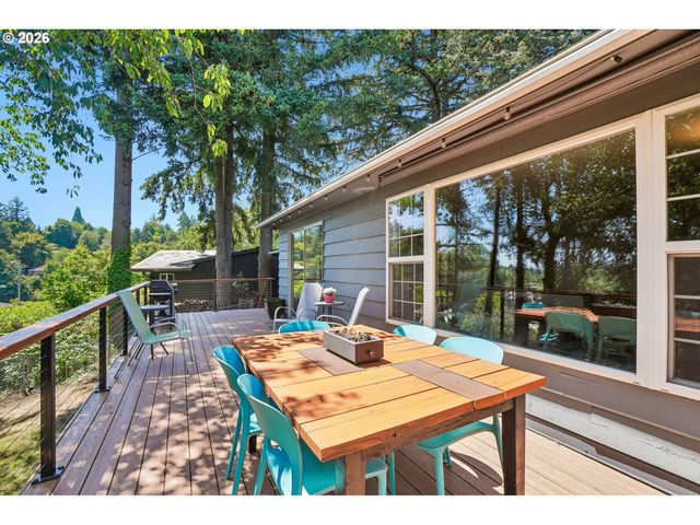 7252 Sw NEVADA Ter, Portland, OR 97219
