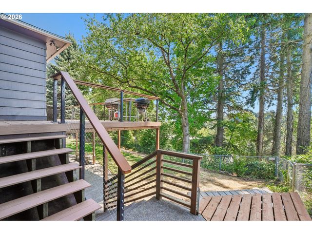 7252 Sw NEVADA Ter, Portland, OR 97219