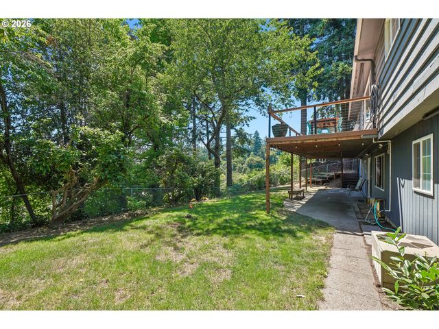 7252 Sw NEVADA Ter, Portland, OR 97219