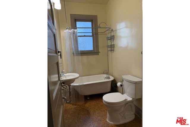 1017 W 24th Street, Los Angeles, CA 90007