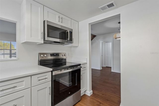 5756 CALAIS BOULEVARD N 8, St Petersburg, FL 33714