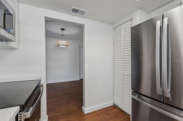 5756 CALAIS BOULEVARD N 8, St Petersburg, FL 33714