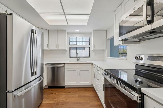 5756 CALAIS BOULEVARD N 8, St Petersburg, FL 33714