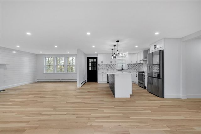 3 Bristol Avenue, Hyannis, MA 02601