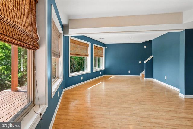 250 LAFAYETTE LN, Paris, VA 20130