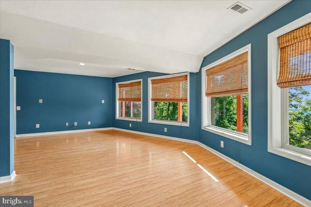250 LAFAYETTE LN, Paris, VA 20130