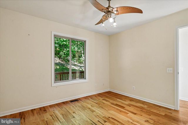 250 LAFAYETTE LN, Paris, VA 20130