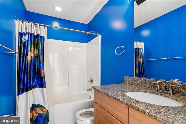 250 LAFAYETTE LN, Paris, VA 20130