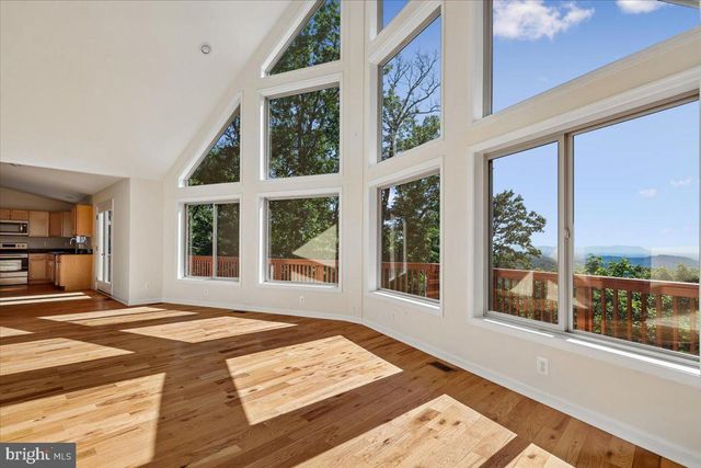 250 LAFAYETTE LN, Paris, VA 20130