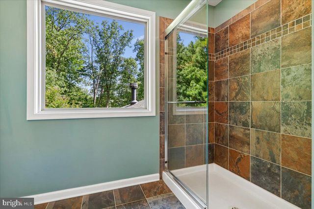250 LAFAYETTE LN, Paris, VA 20130