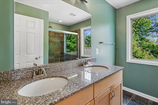 250 LAFAYETTE LN, Paris, VA 20130