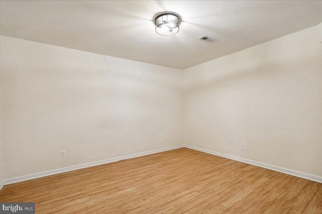 250 LAFAYETTE LN, Paris, VA 20130