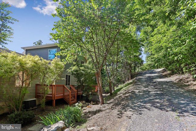 250 LAFAYETTE LN, Paris, VA 20130