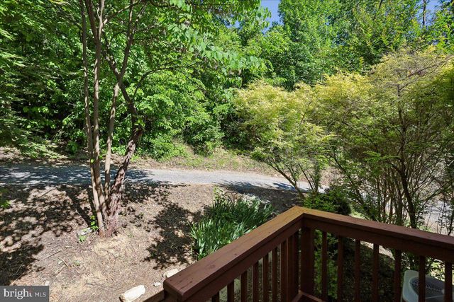 250 LAFAYETTE LN, Paris, VA 20130