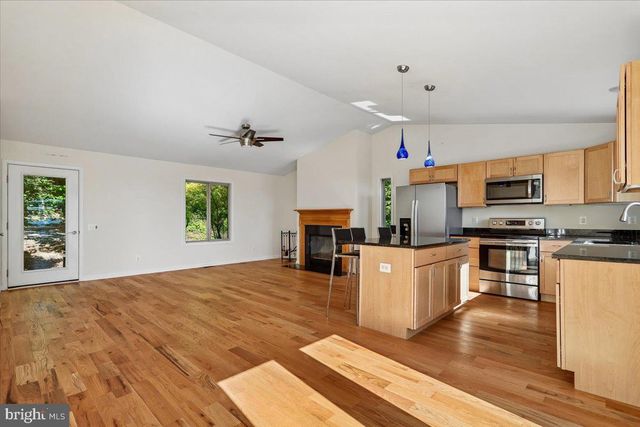 250 LAFAYETTE LN, Paris, VA 20130