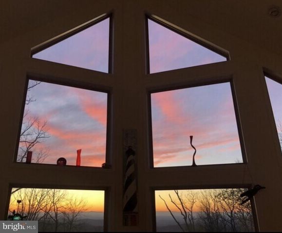 250 LAFAYETTE LN, Paris, VA 20130