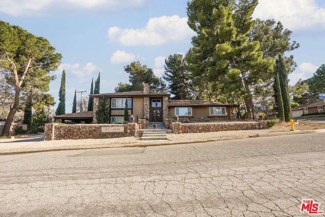 42060 Parkmont Drive, Quartz Hill, CA 93536