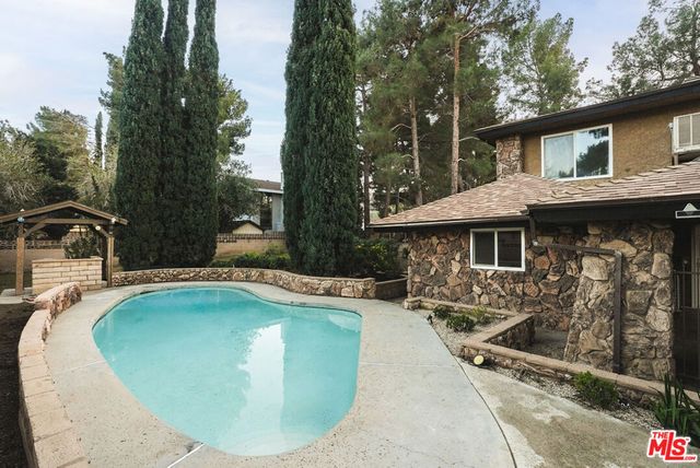 42060 Parkmont Drive, Quartz Hill, CA 93536