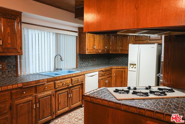 42060 Parkmont Drive, Quartz Hill, CA 93536