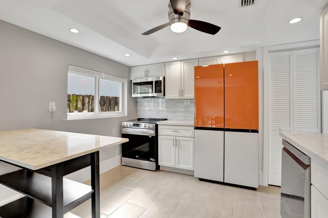 400 SE 5th Court, Pompano Beach, FL 33060