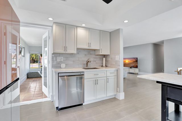 400 SE 5th Court, Pompano Beach, FL 33060