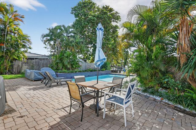 400 SE 5th Court, Pompano Beach, FL 33060
