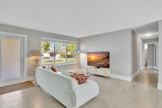 400 SE 5th Court, Pompano Beach, FL 33060