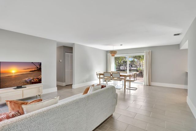 400 SE 5th Court, Pompano Beach, FL 33060