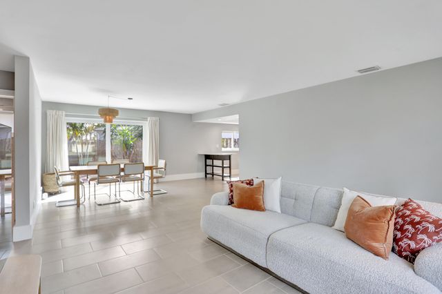 400 SE 5th Court, Pompano Beach, FL 33060