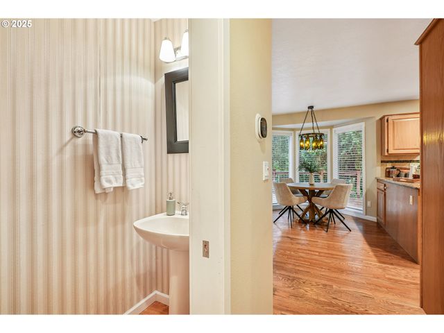 10114 Se CLATSOP St, Portland, OR 97266