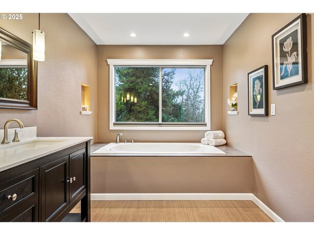 10114 Se CLATSOP St, Portland, OR 97266