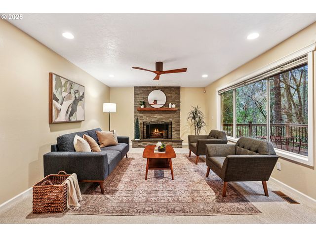 10114 Se CLATSOP St, Portland, OR 97266