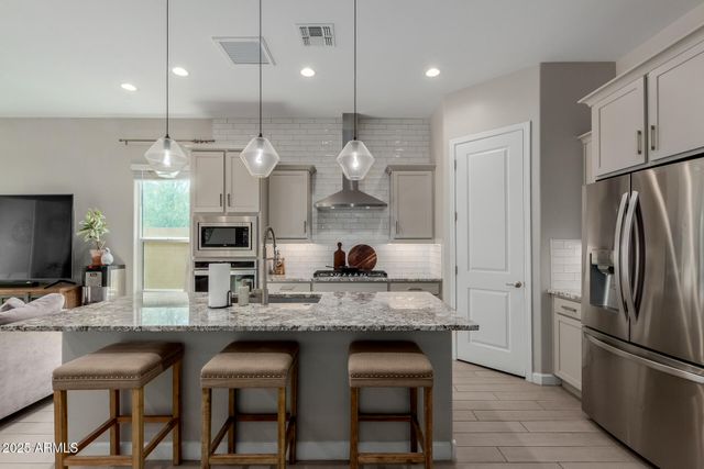 2235 E SAGUARO PARK Lane, Phoenix, AZ 85024