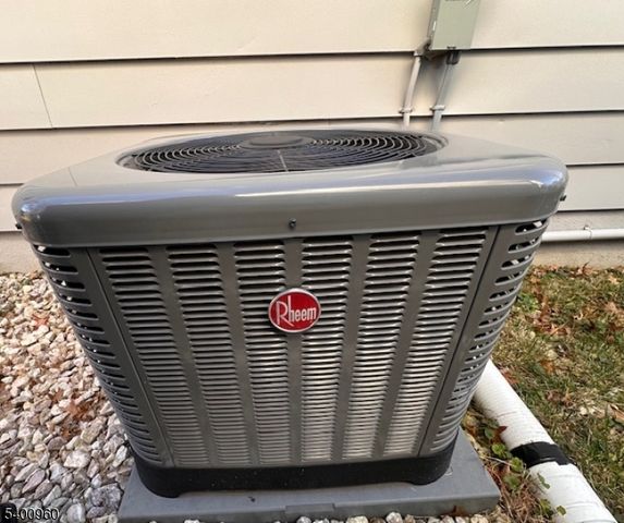 31 W Joffre Ave, Milltown Boro, NJ 08850